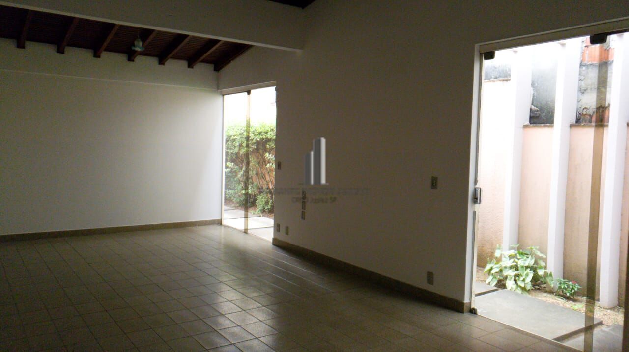 Casa para alugar com 3 quartos, 322m² - Foto 25