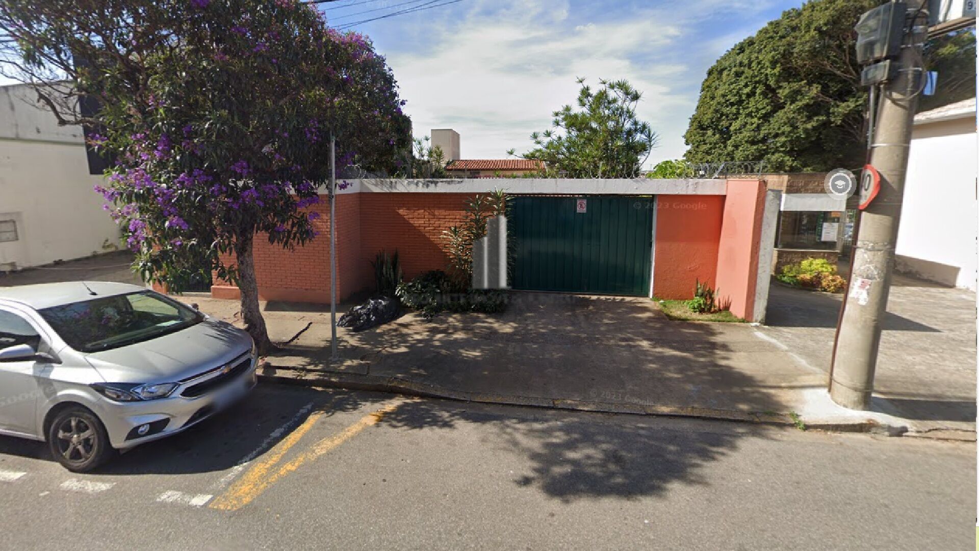 Casa para alugar com 3 quartos, 322m² - Foto 2