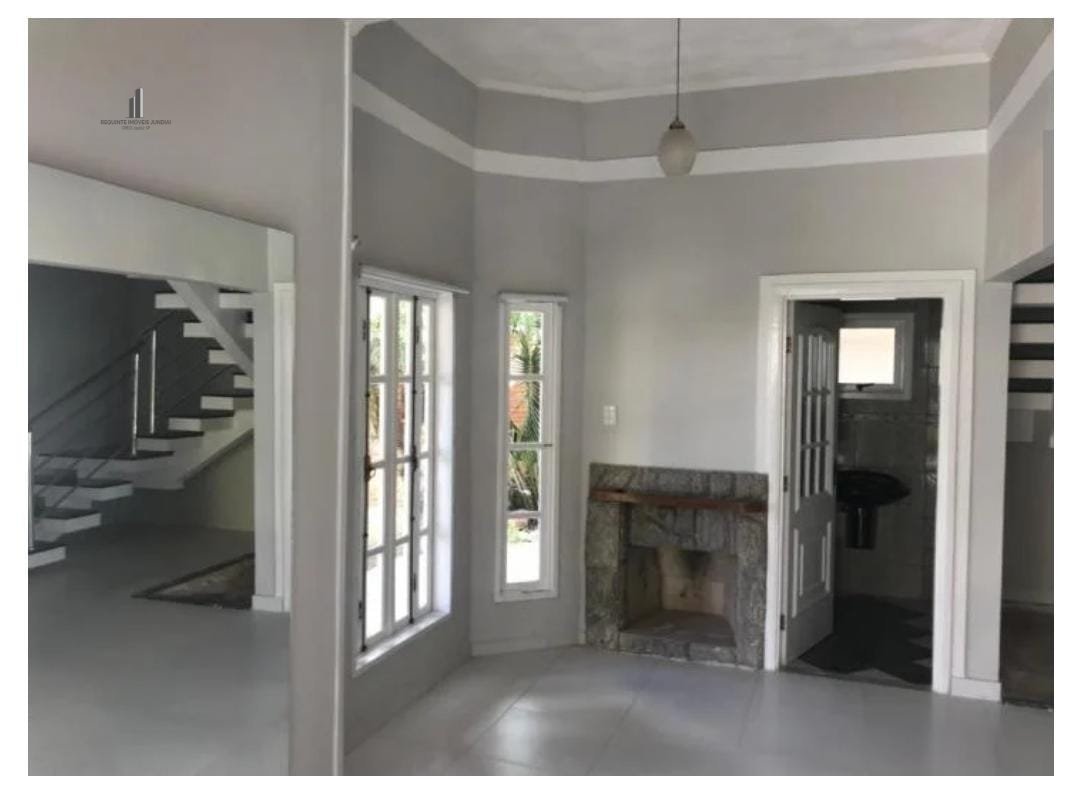 Casa de Condomínio à venda com 3 quartos, 300m² - Foto 4