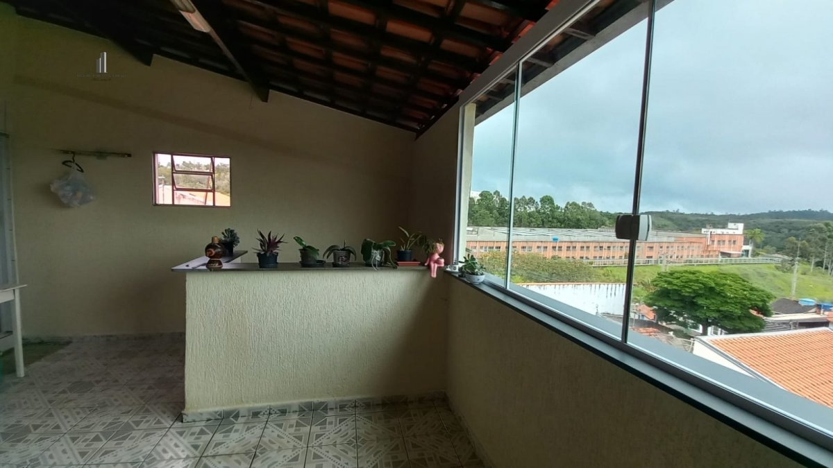 Casa à venda com 3 quartos, 143m² - Foto 2