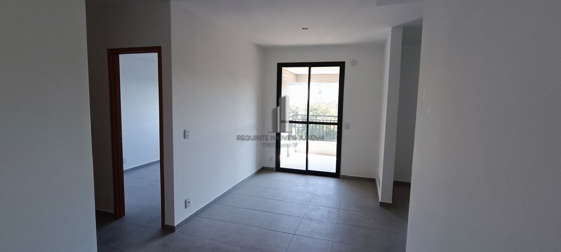 Apartamento à venda com 2 quartos, 68m² - Foto 3