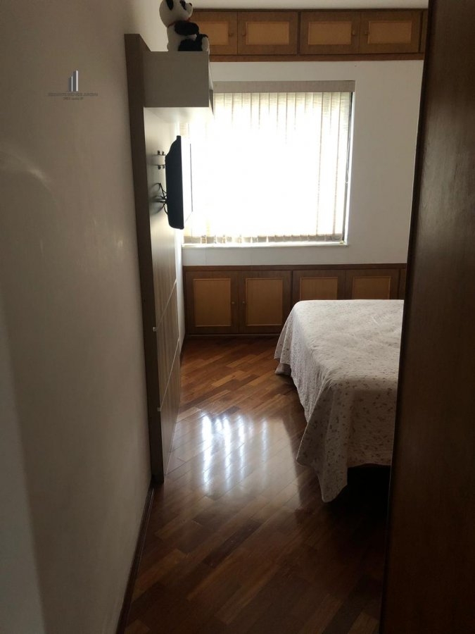 Apartamento à venda com 3 quartos, 168m² - Foto 35