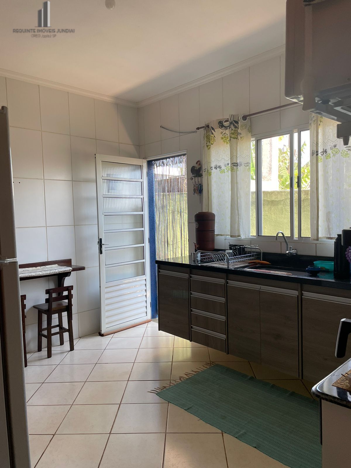 Casa à venda com 2 quartos, 70m² - Foto 4