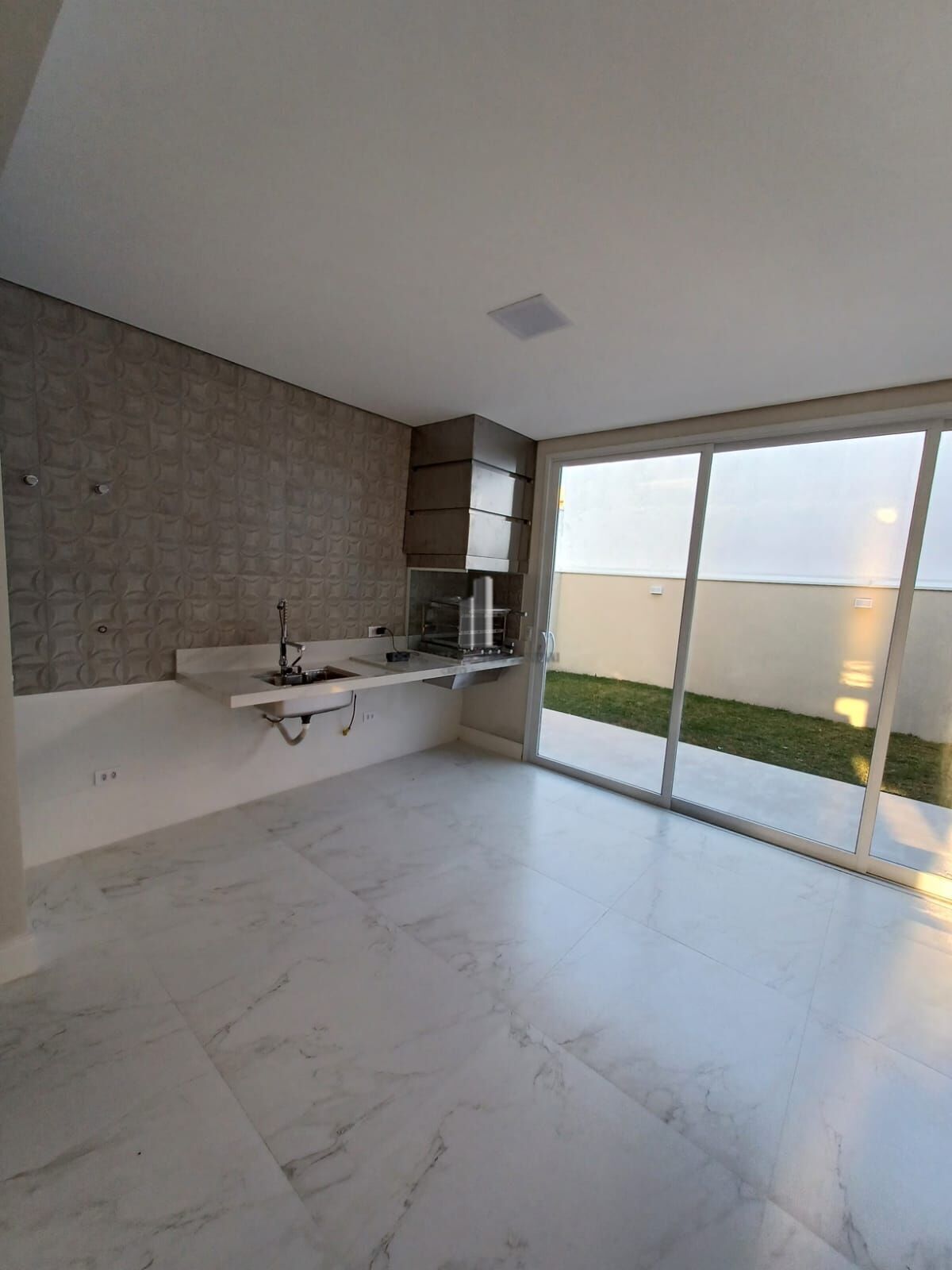 Casa de Condomínio para alugar com 3 quartos, 208m² - Foto 9