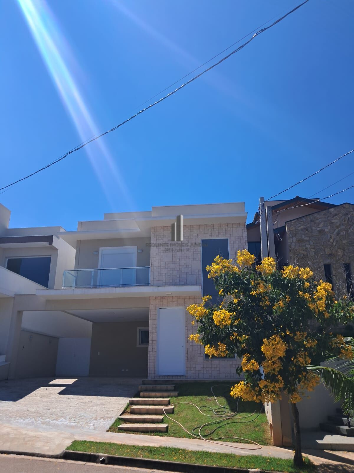 Casa de Condomínio para alugar com 3 quartos, 208m² - Foto 2