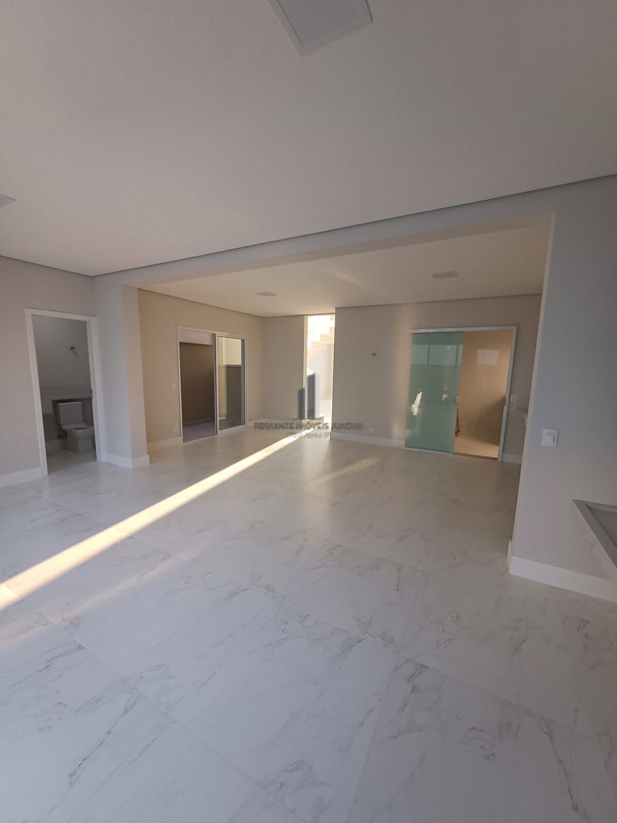 Casa de Condomínio para alugar com 3 quartos, 208m² - Foto 5