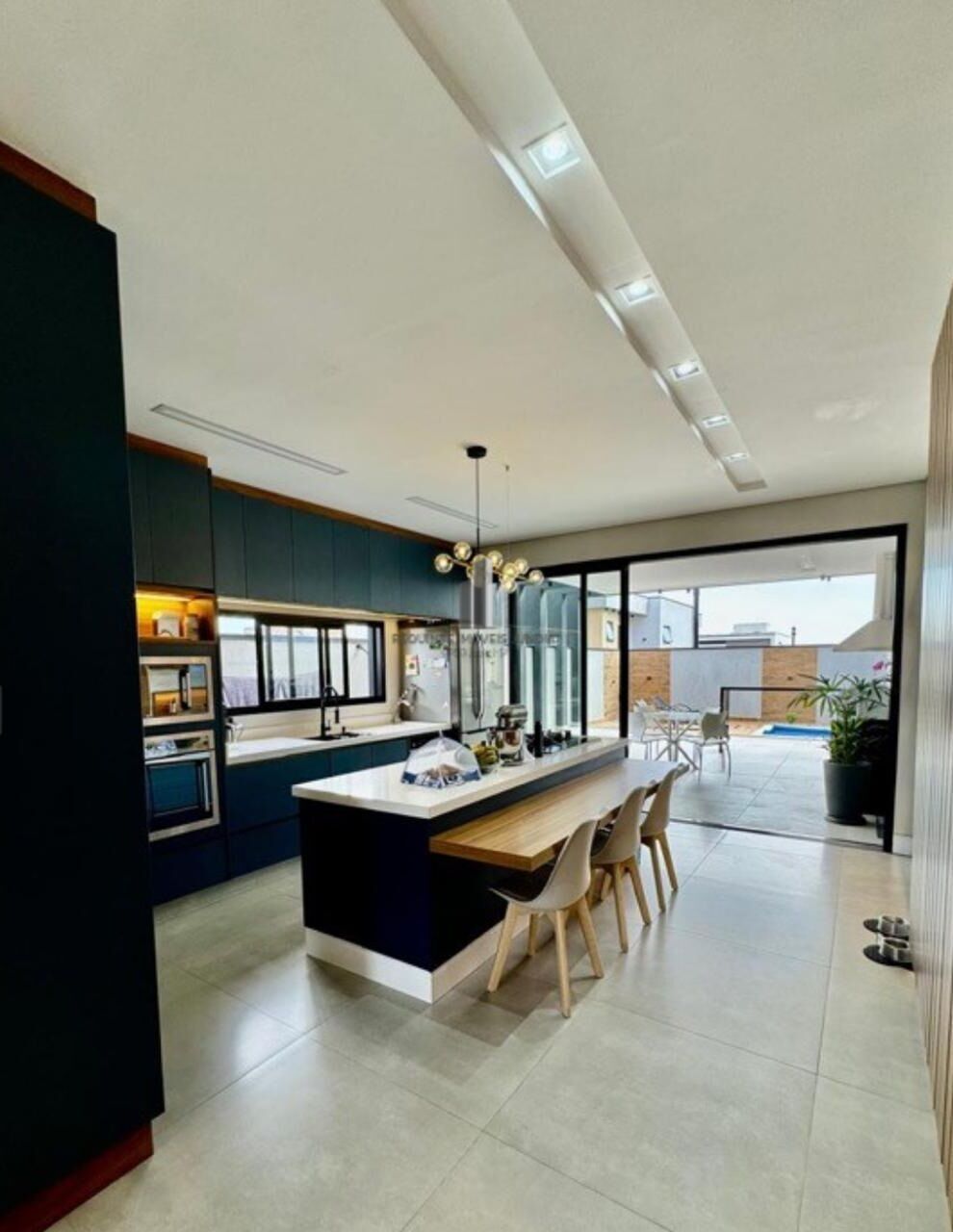 Casa de Condomínio à venda com 3 quartos, 255m² - Foto 5