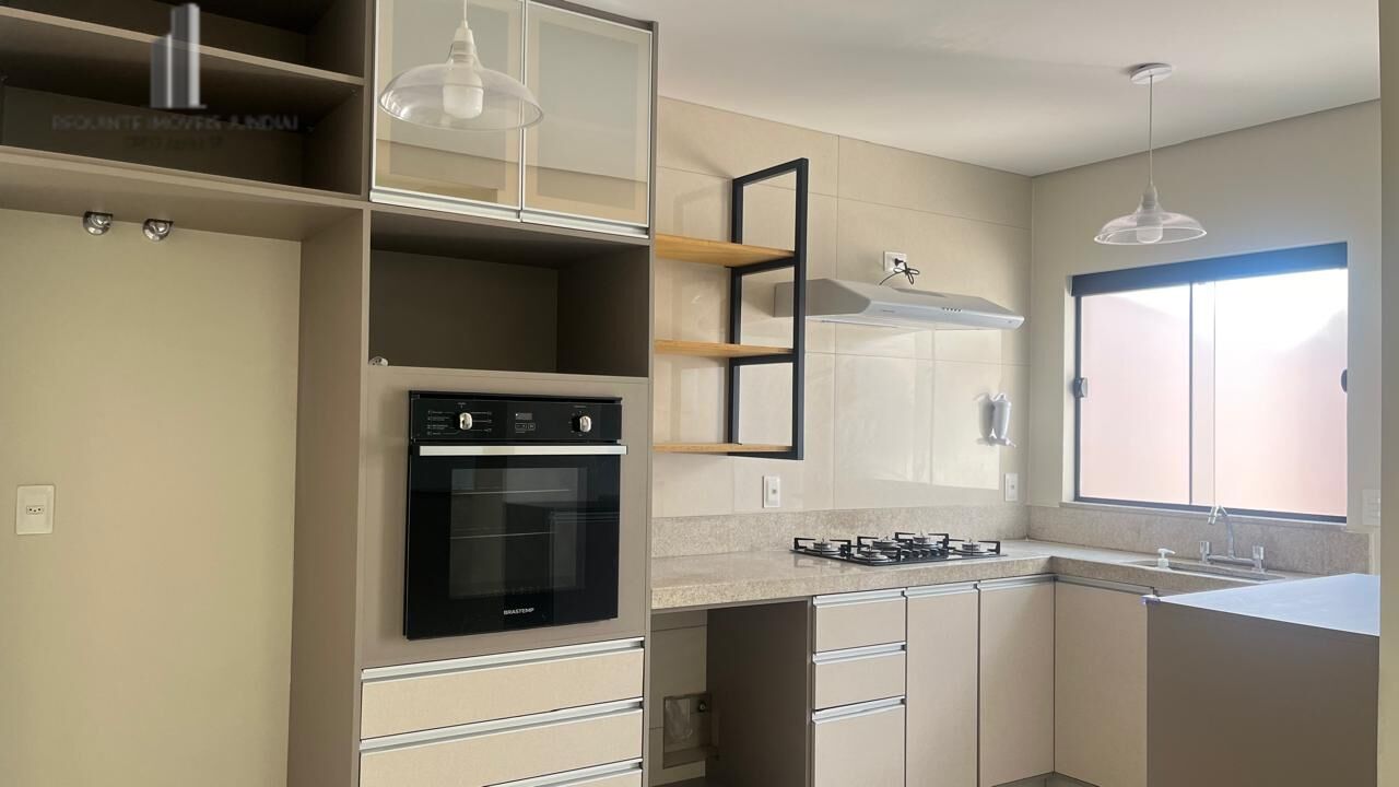 Casa à venda com 2 quartos, 96m² - Foto 2