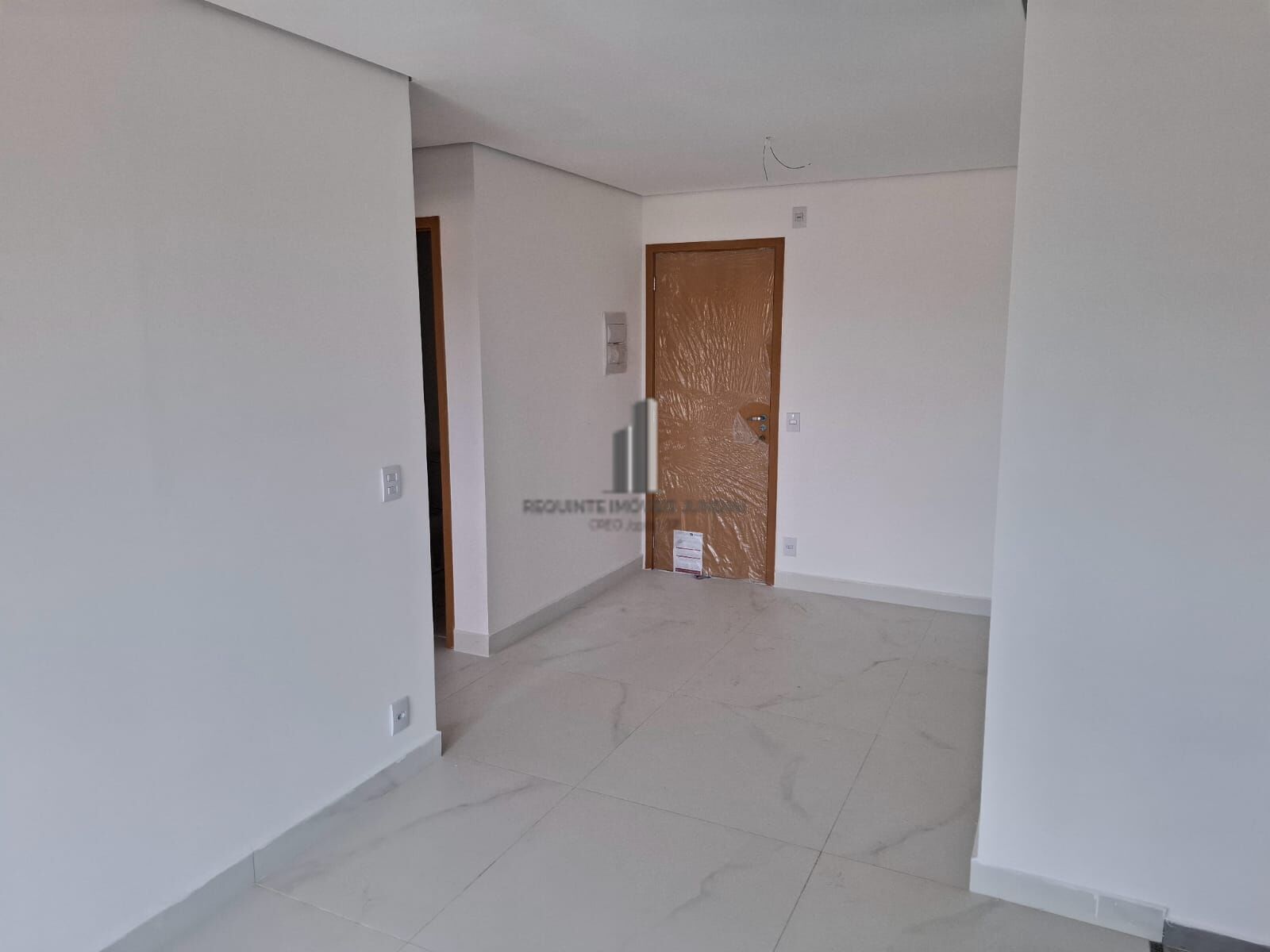 Apartamento à venda com 2 quartos, 68m² - Foto 9