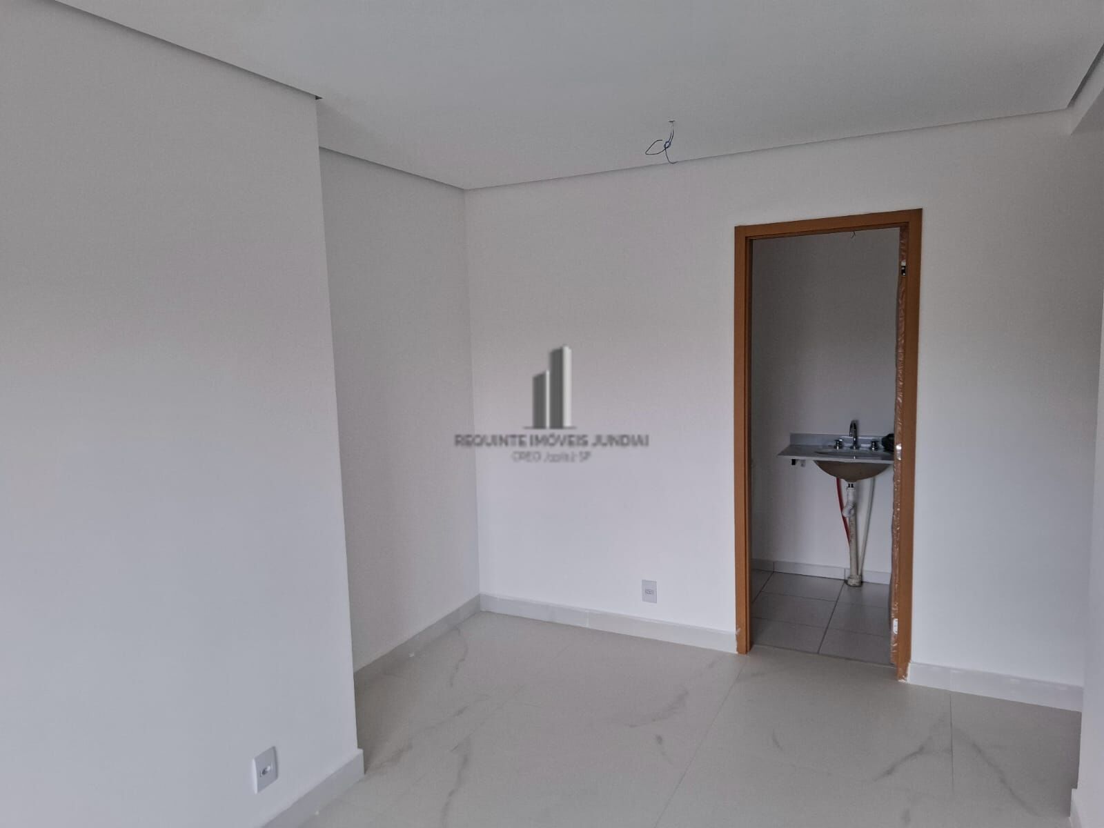 Apartamento à venda com 2 quartos, 68m² - Foto 3