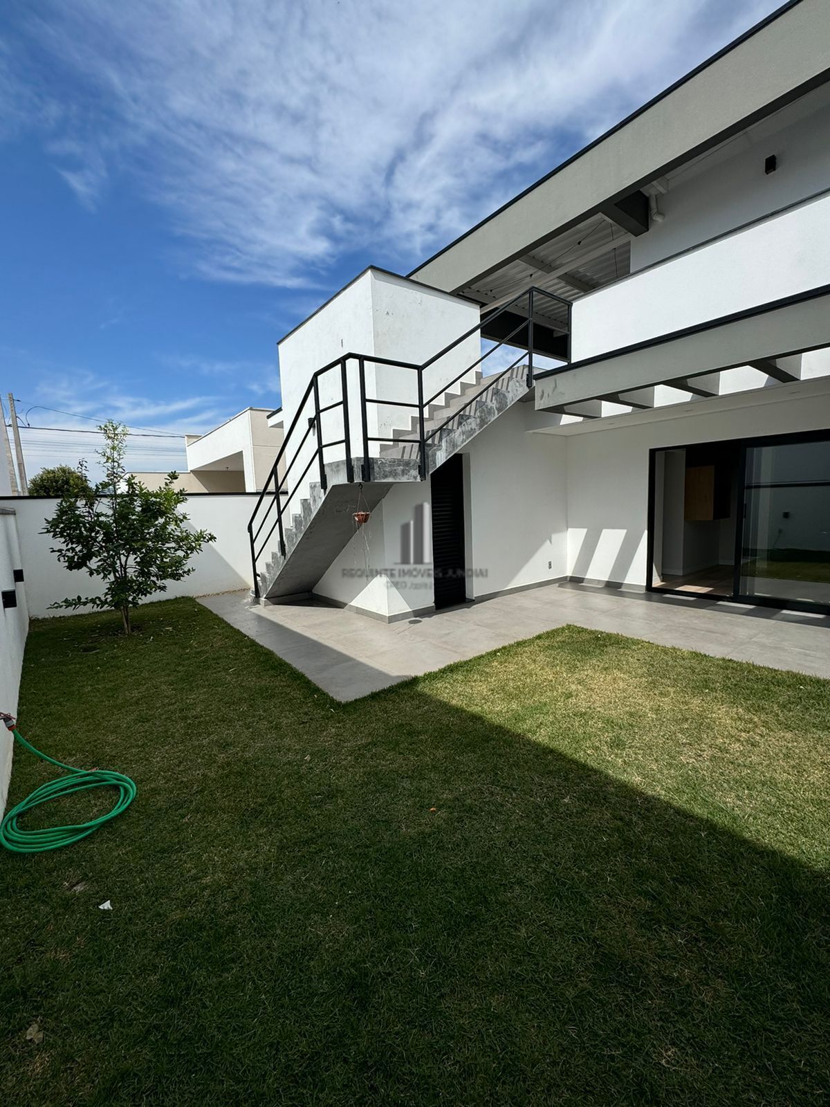 Casa de Condomínio para alugar com 3 quartos, 240m² - Foto 17