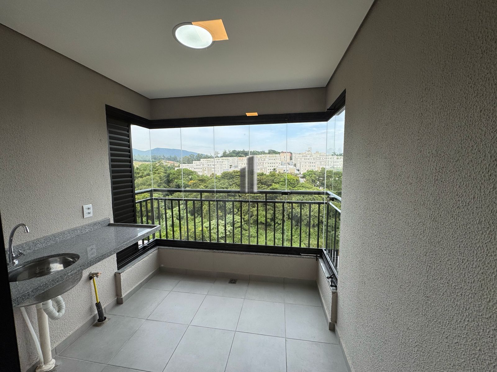 Apartamento à venda com 2 quartos, 69m² - Foto 3