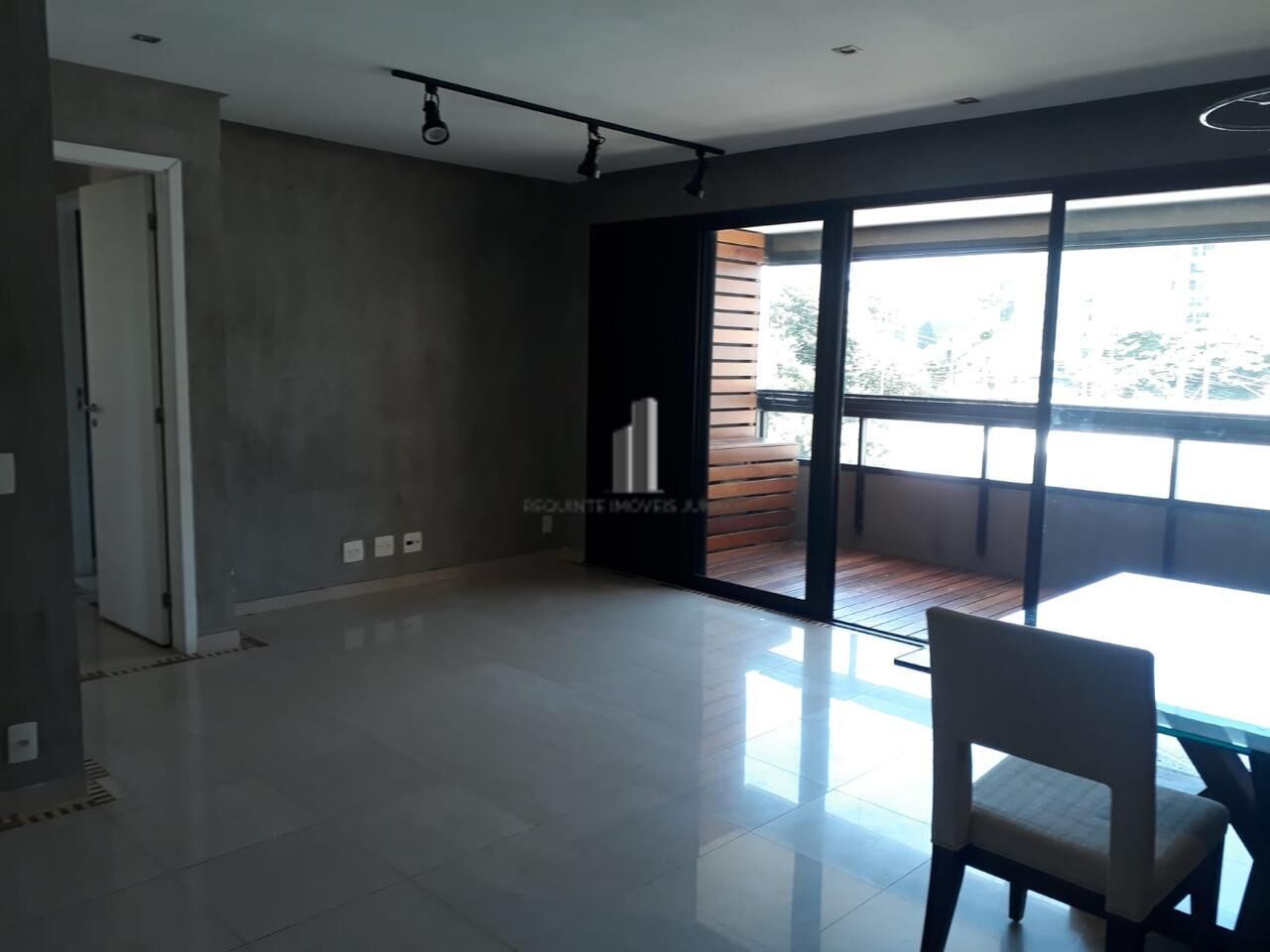 Apartamento à venda com 2 quartos, 84m² - Foto 4