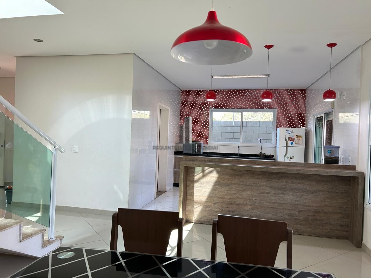 Casa à venda com 4 quartos, 268m² - Foto 2