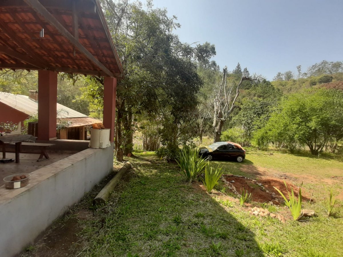 Fazenda à venda com 3 quartos, 250m² - Foto 2