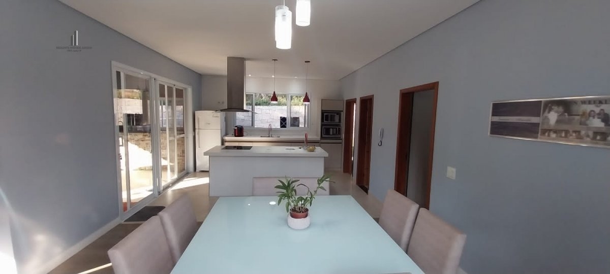 Casa à venda com 3 quartos, 1059m² - Foto 4