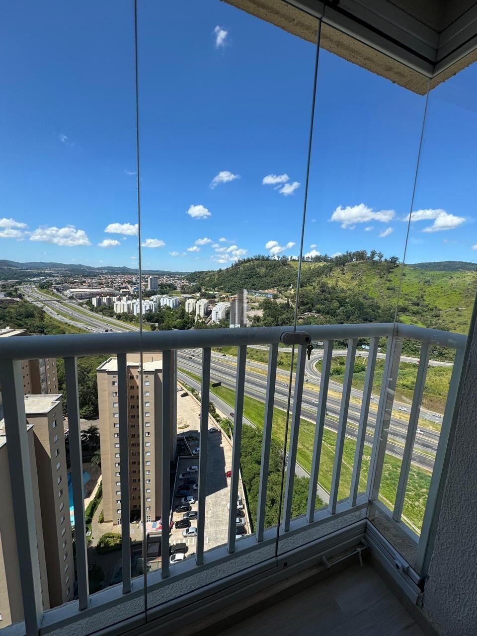 Apartamento para alugar com 3 quartos, 110m² - Foto 18