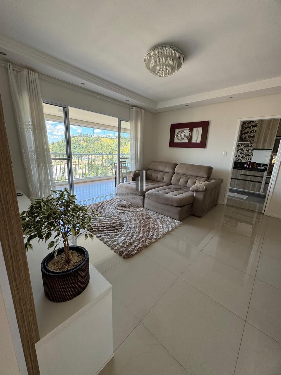 Apartamento para alugar com 3 quartos, 110m² - Foto 3