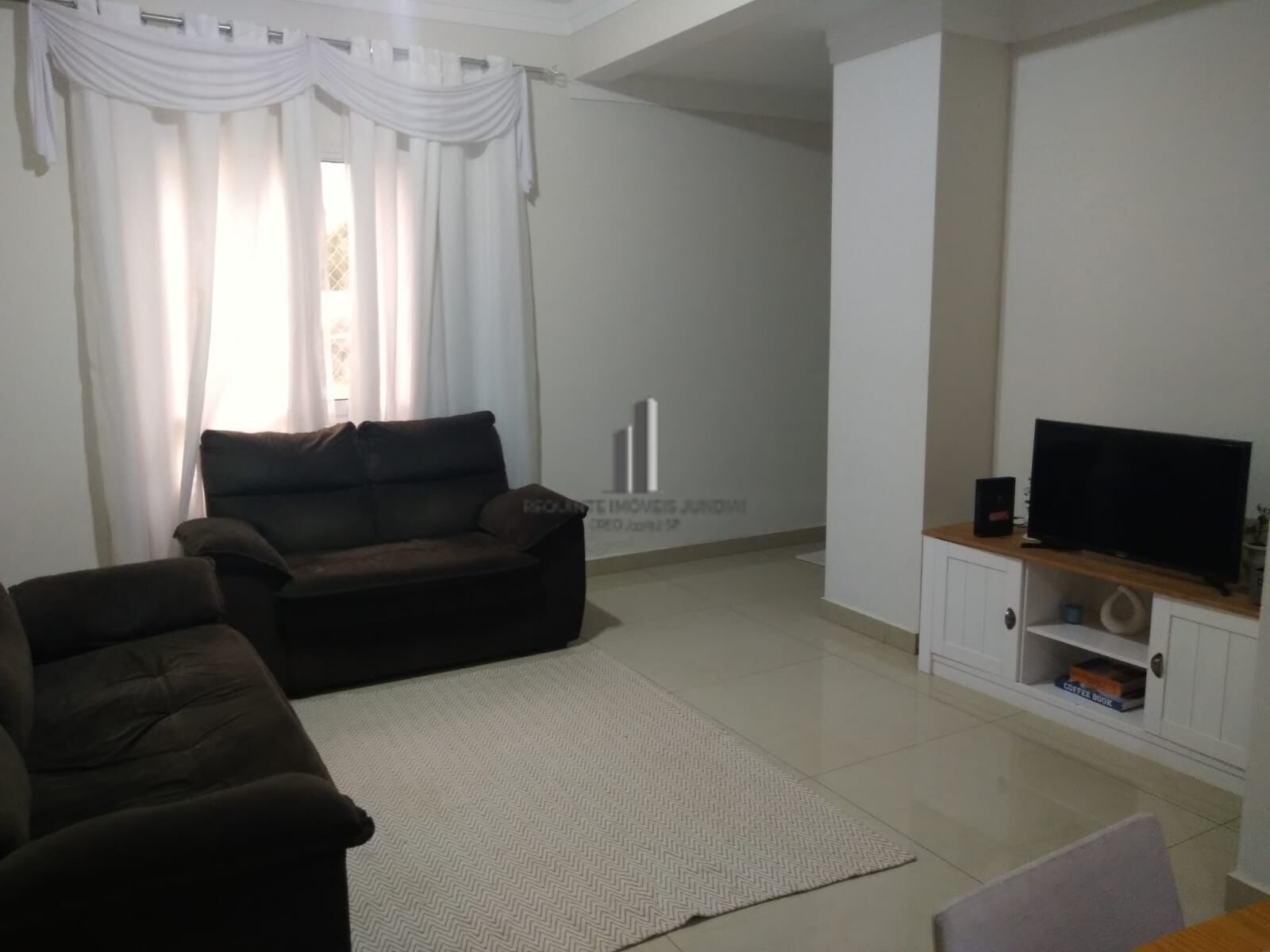 Casa de Condomínio para alugar com 3 quartos, 120m² - Foto 2