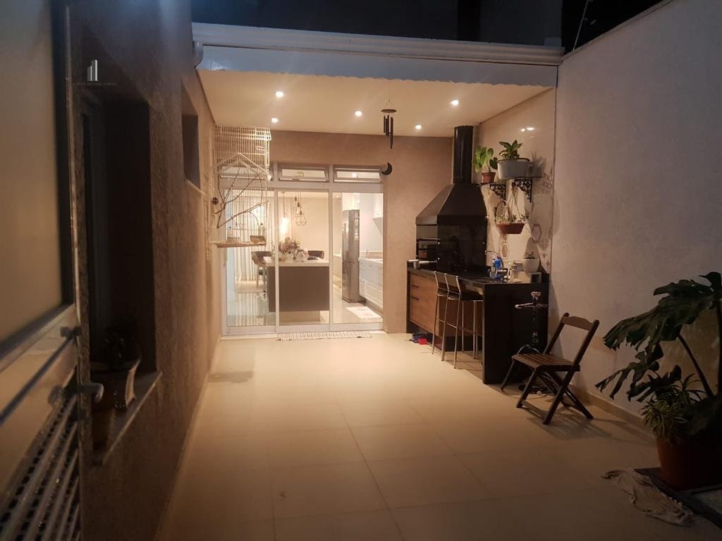 Casa à venda com 3 quartos, 313m² - Foto 14