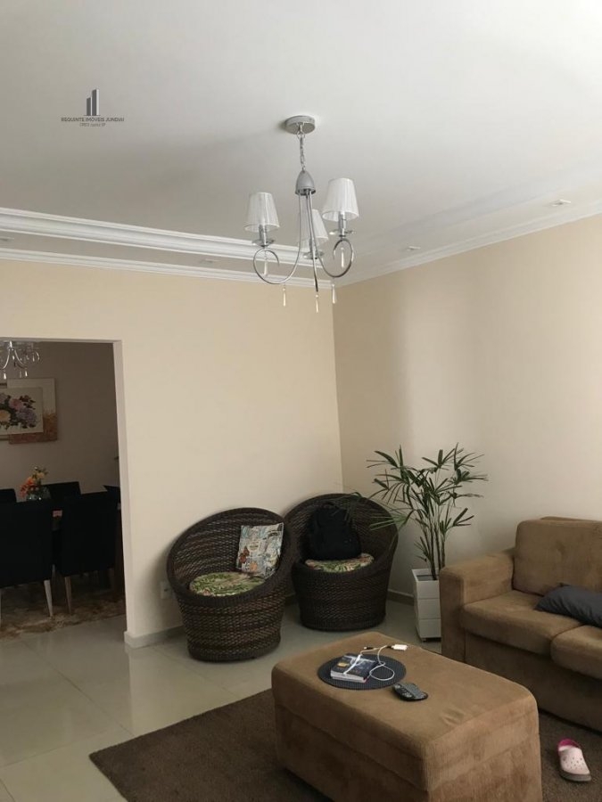 Casa à venda com 4 quartos, 259m² - Foto 4