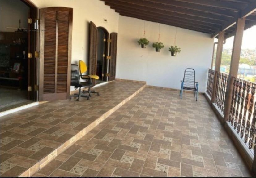 Sobrado à venda com 3 quartos, 190m² - Foto 2