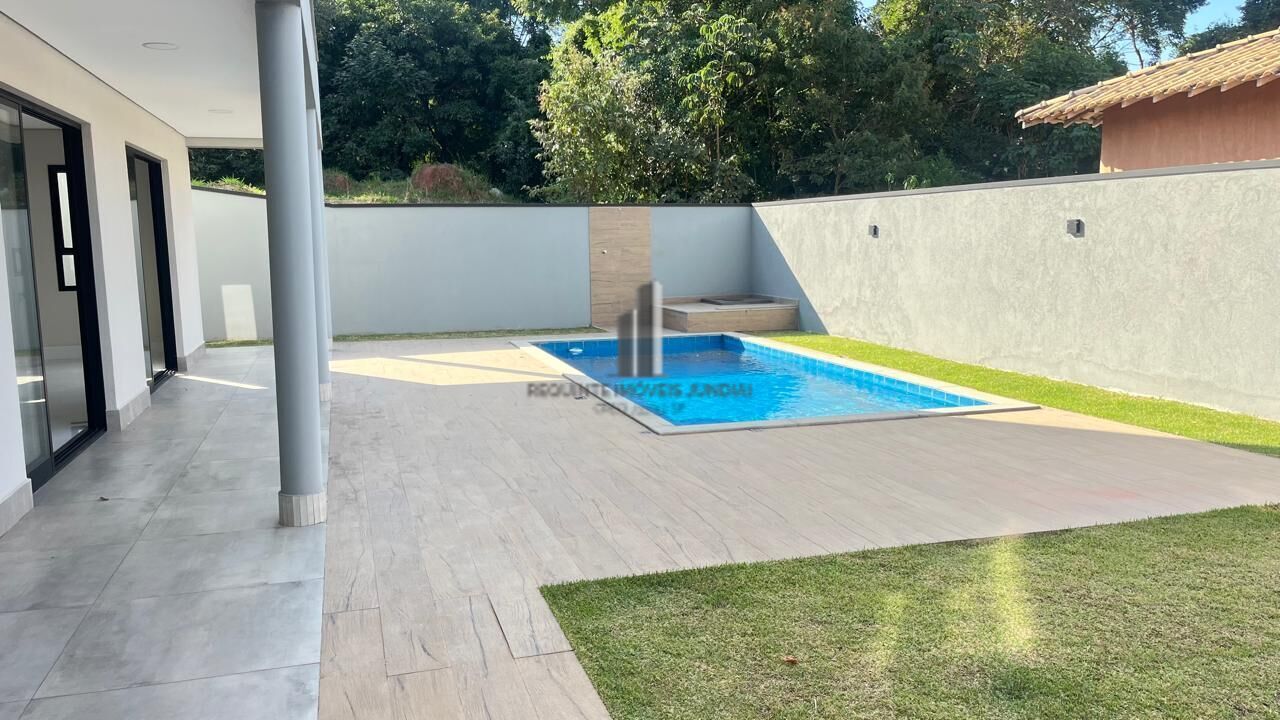 Casa de Condomínio para alugar com 5 quartos, 360m² - Foto 4