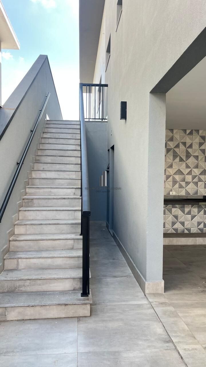 Casa de Condomínio para alugar com 5 quartos, 360m² - Foto 32
