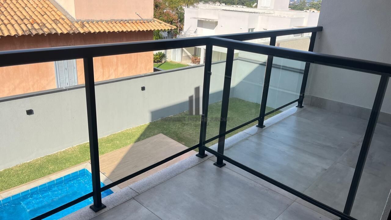 Casa de Condomínio para alugar com 5 quartos, 360m² - Foto 25