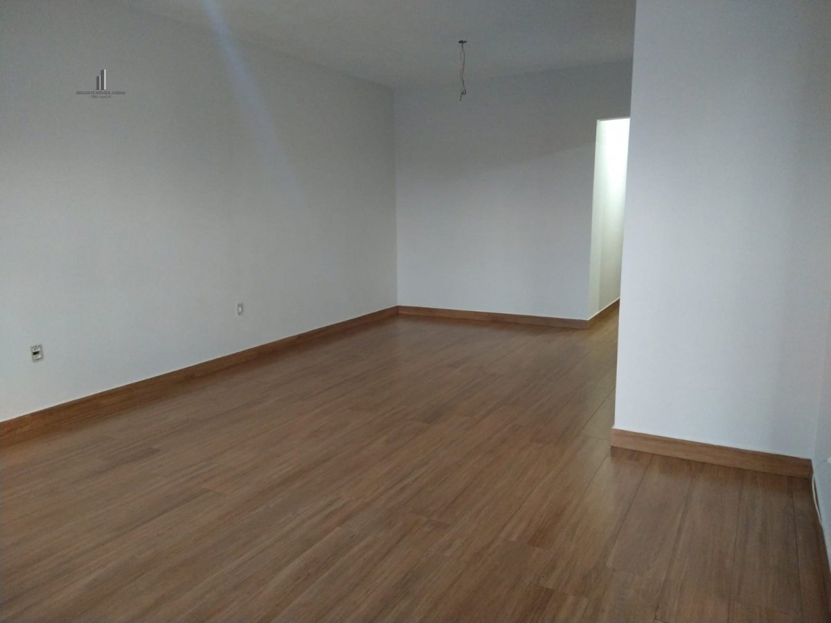 Casa à venda com 5 quartos, 210m² - Foto 32