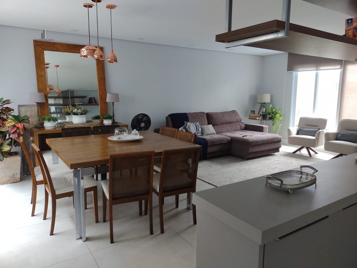 Casa à venda com 4 quartos, 160m² - Foto 2