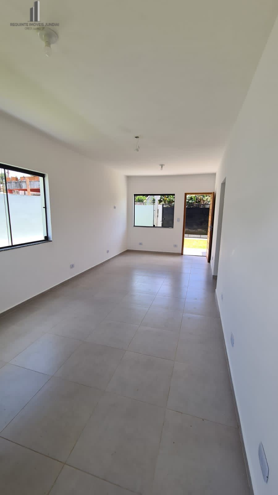 Casa à venda com 2 quartos, 67m² - Foto 3