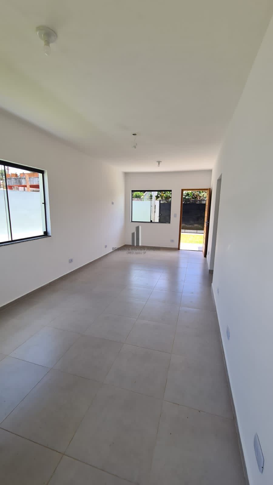 Casa à venda com 2 quartos, 67m² - Foto 3