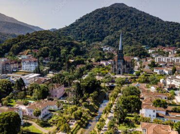 Mercado Imobiliário em 2026: Por que os imóveis continuam valorizando e por que investir em Petrópolis