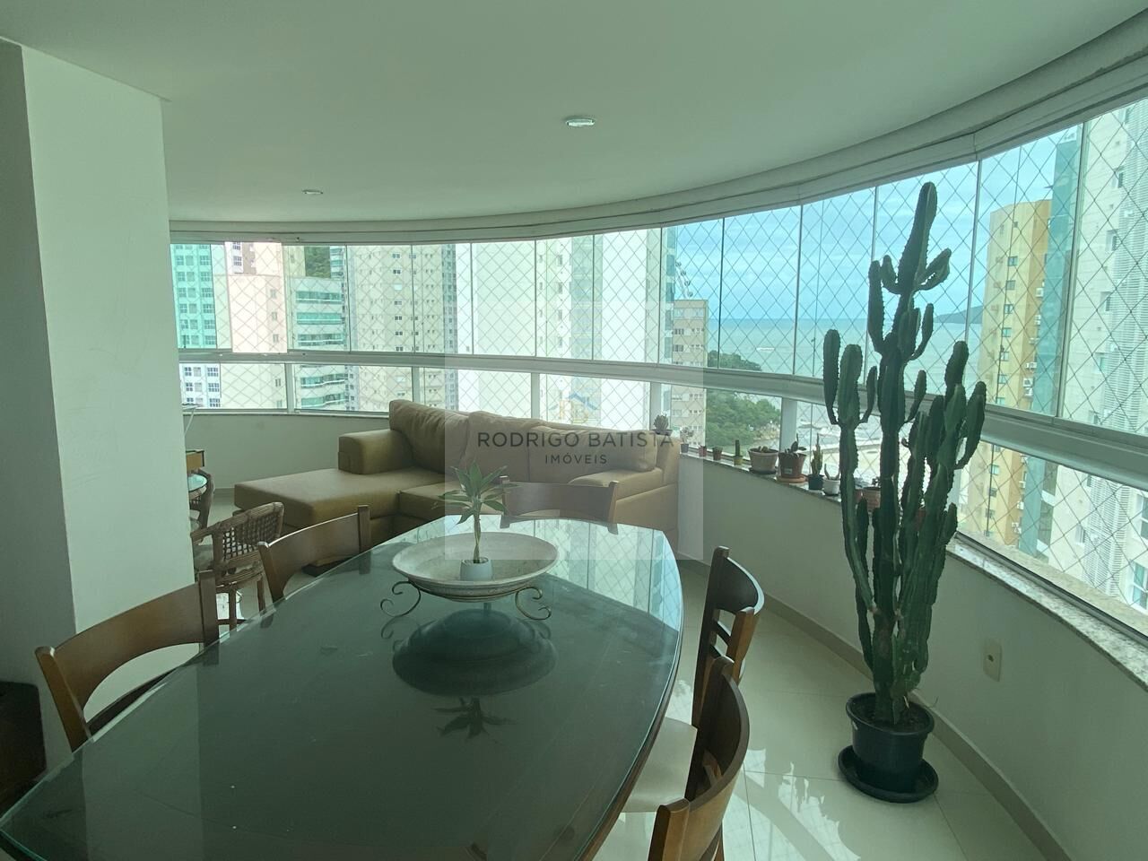 Apartamento para alugar com 3 quartos, 142m² - Foto 3