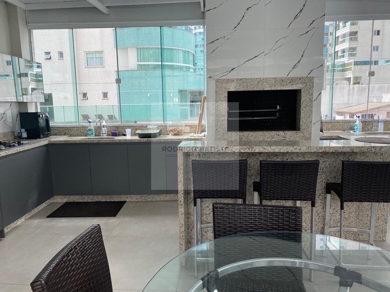 Apartamento para alugar com 3 quartos, 142m² - Foto 7