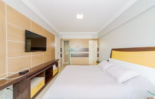 Apartamento para alugar com 3 quartos, 135m² - Foto 7