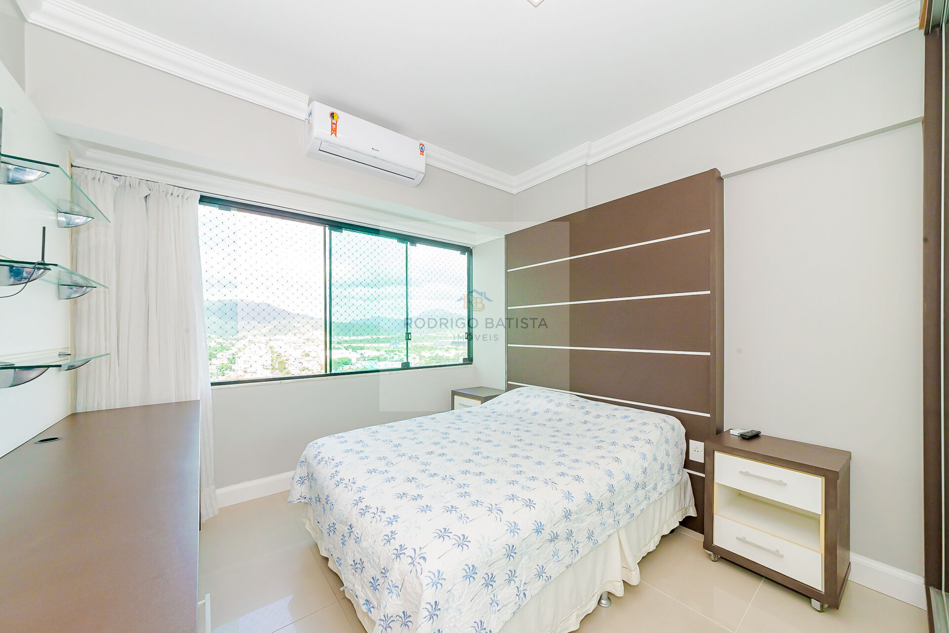 Apartamento para alugar com 3 quartos, 135m² - Foto 11