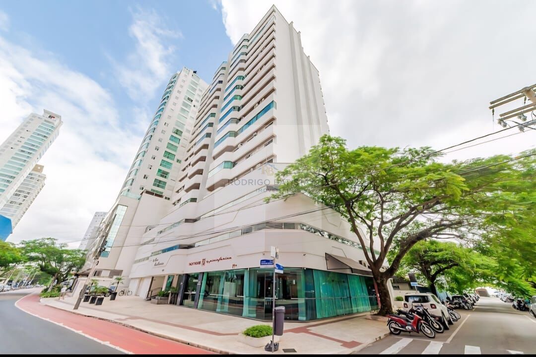 Apartamento para alugar com 3 quartos, 135m² - Foto 26