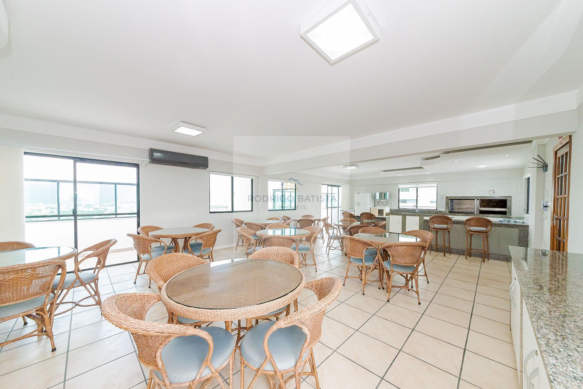 Apartamento para alugar com 3 quartos, 135m² - Foto 16