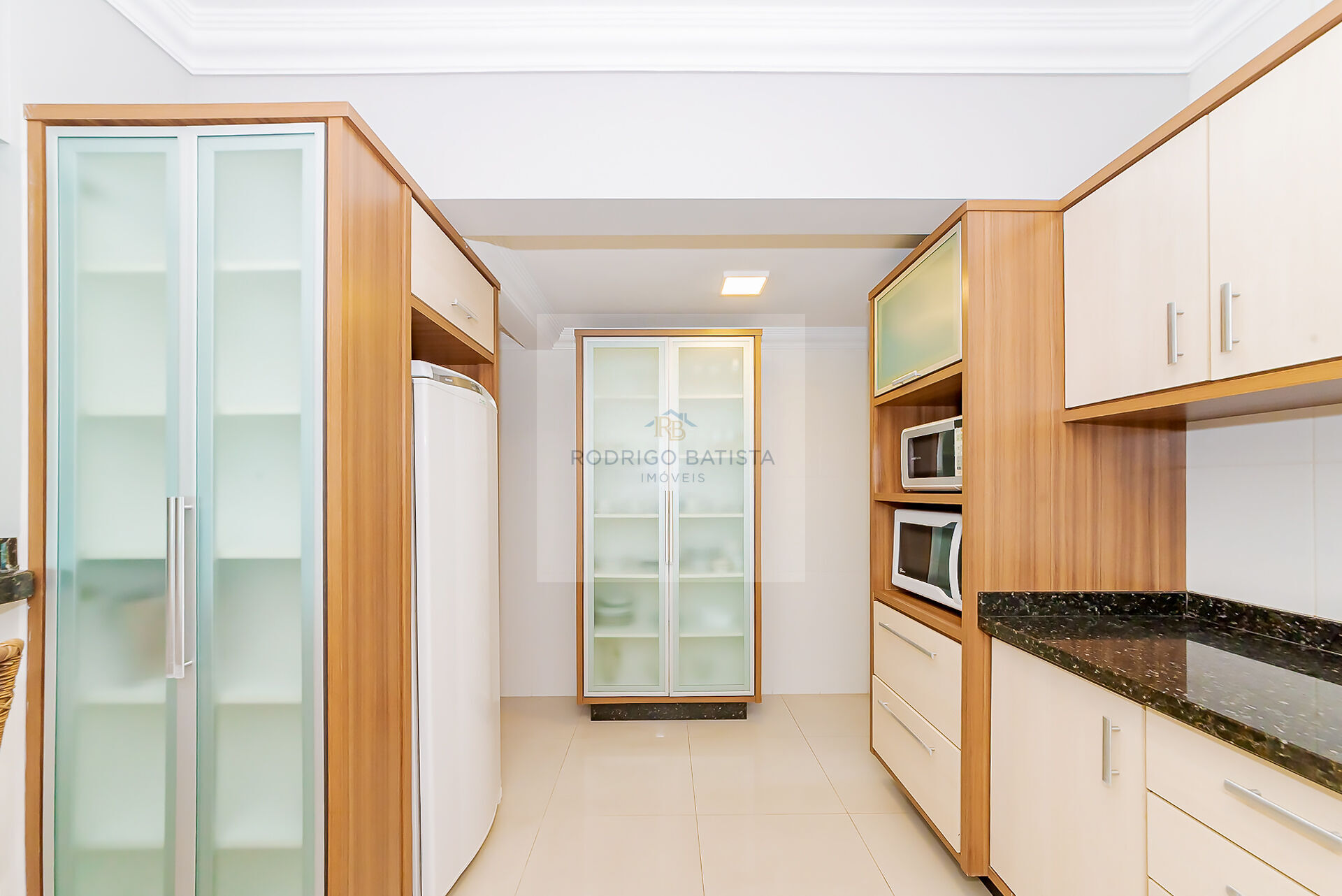 Apartamento para alugar com 3 quartos, 135m² - Foto 17