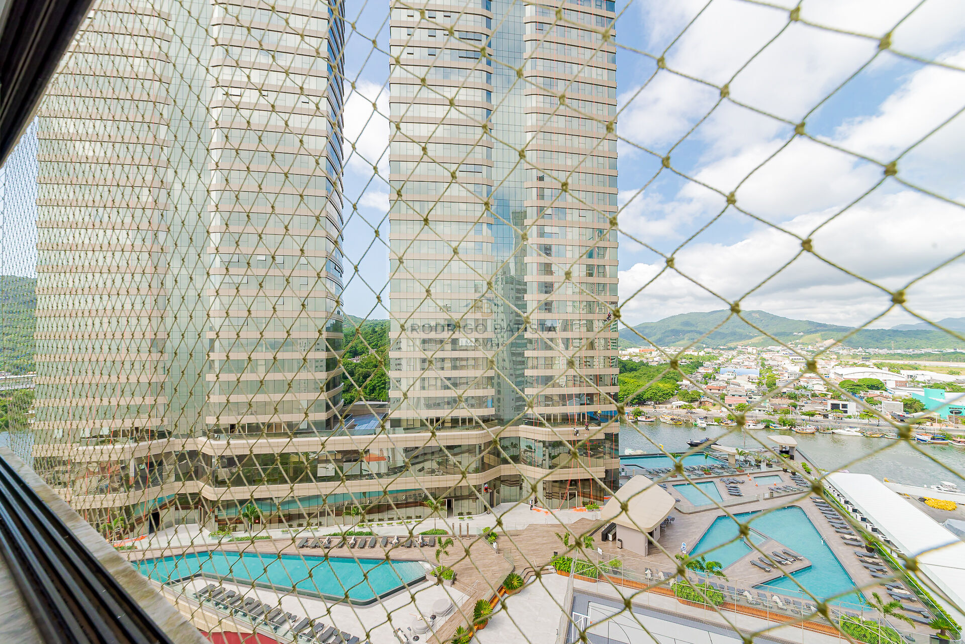 Apartamento para alugar com 3 quartos, 135m² - Foto 19
