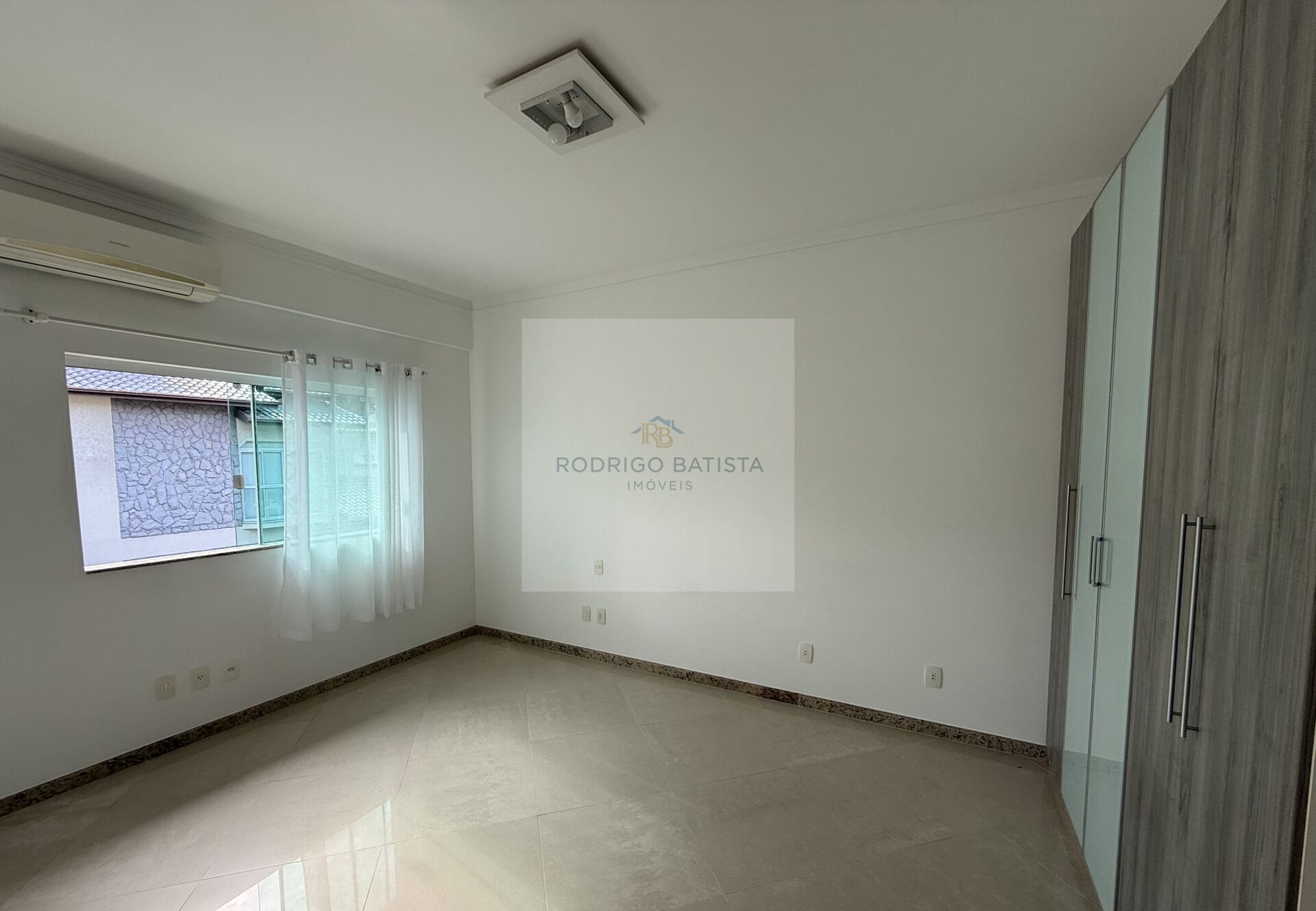 Casa à venda com 3 quartos, 230m² - Foto 11