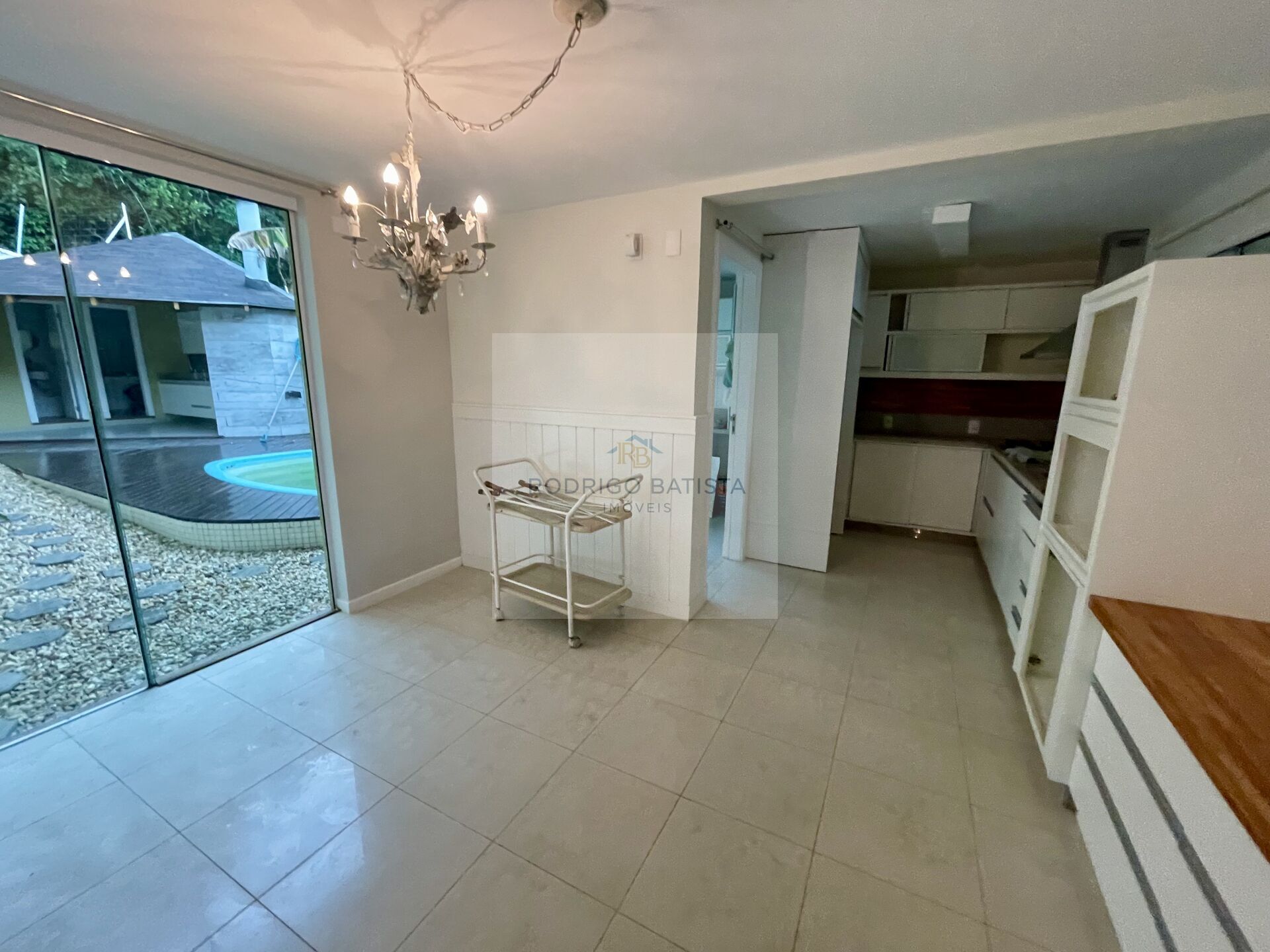 Casa à venda com 3 quartos, 230m² - Foto 7