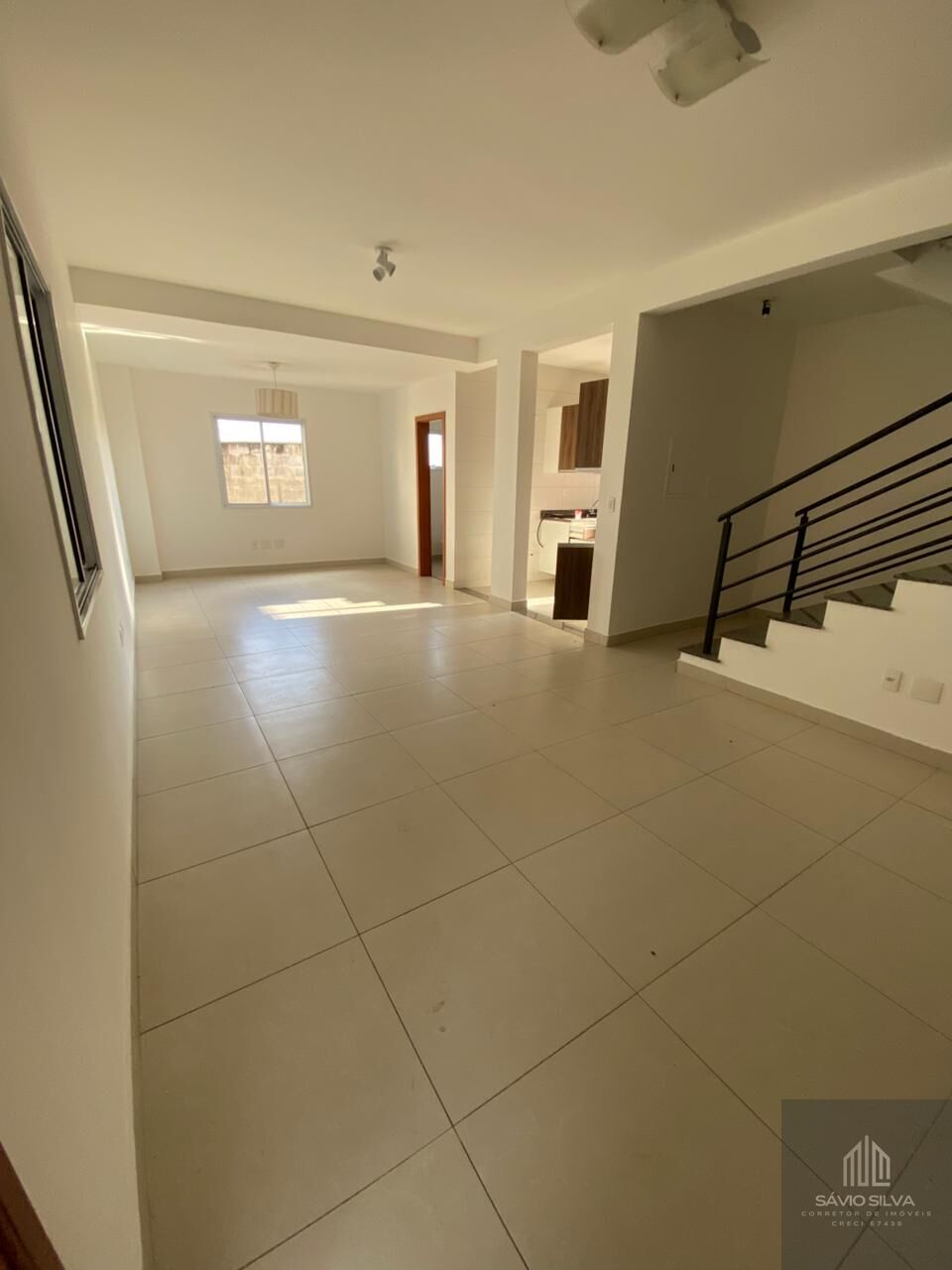 Casa à venda com 3 quartos, 160m² - Foto 2