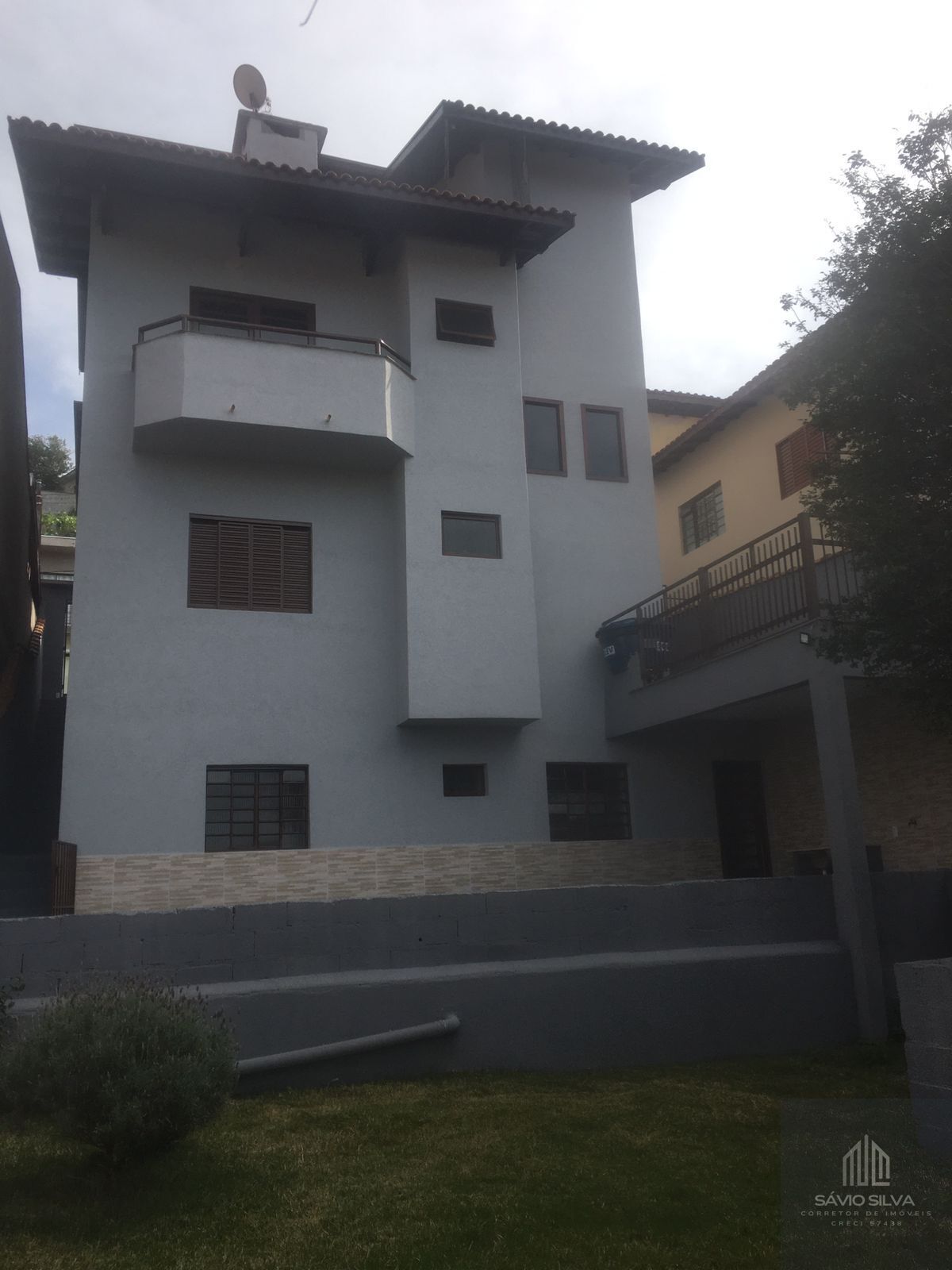 Casa à venda com 4 quartos, 227m² - Foto 2