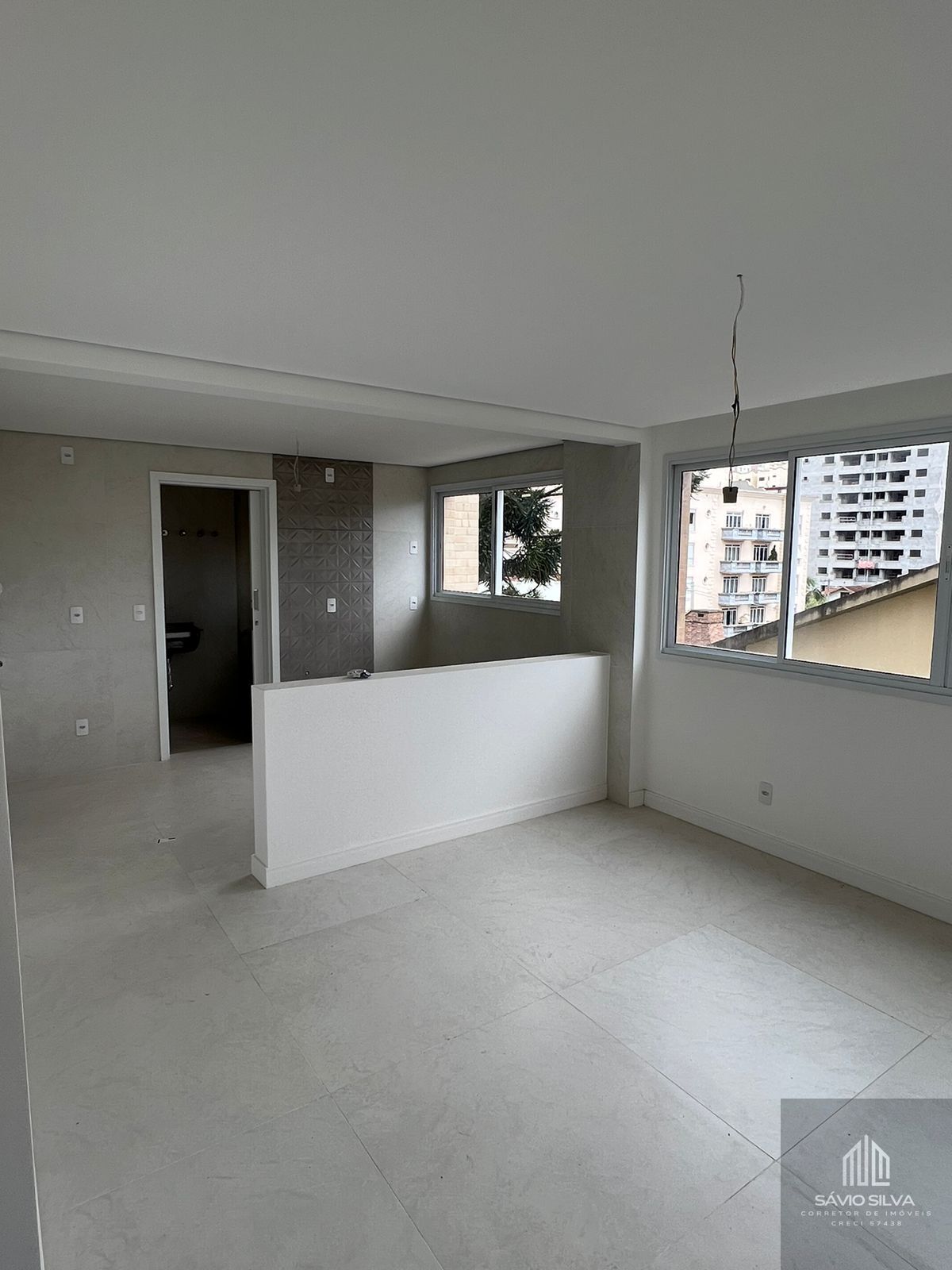 Apartamento à venda com 3 quartos, 150m² - Foto 3