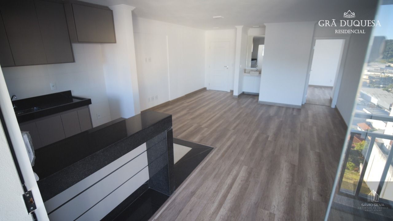 Apartamento à venda com 3 quartos, 108m² - Foto 2