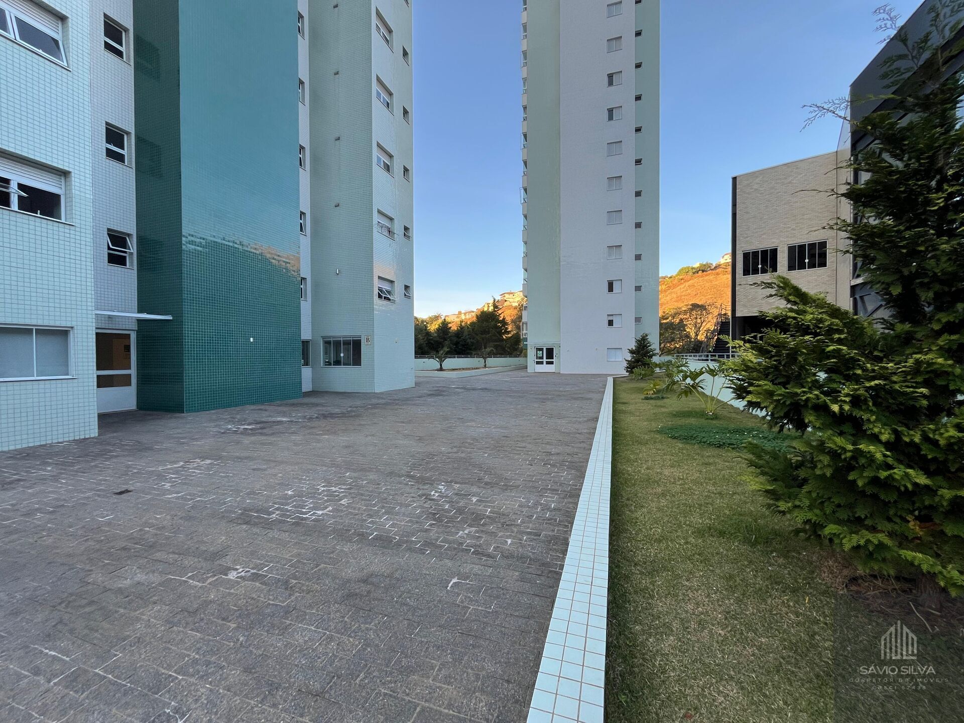 Apartamento à venda com 3 quartos, 100m² - Foto 3