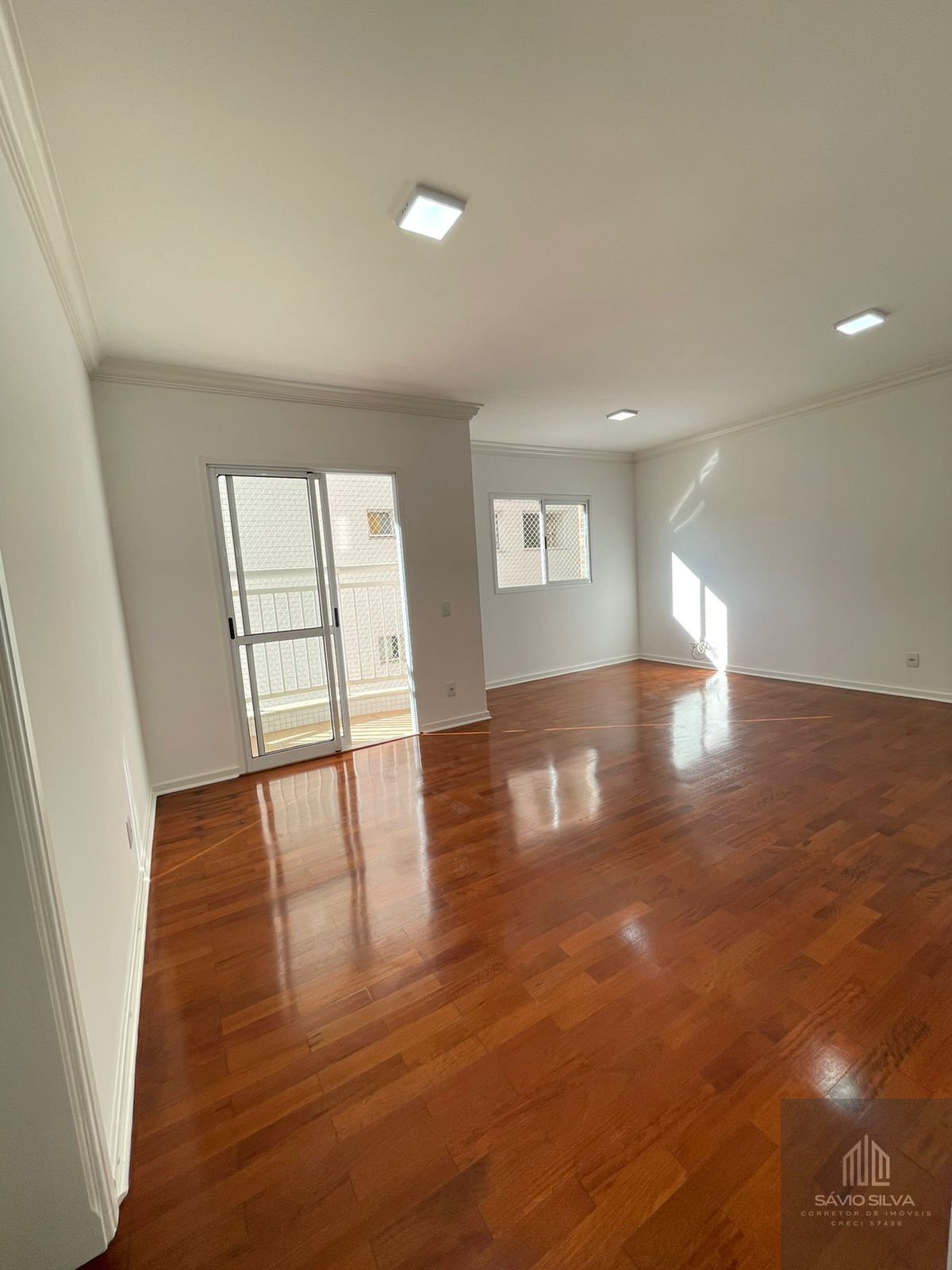 Apartamento à venda com 3 quartos, 105m² - Foto 3